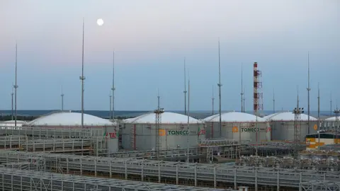 Getty Images A stock photo of a refining and petrochemical plant in Nizhnekamsk (stock photo)