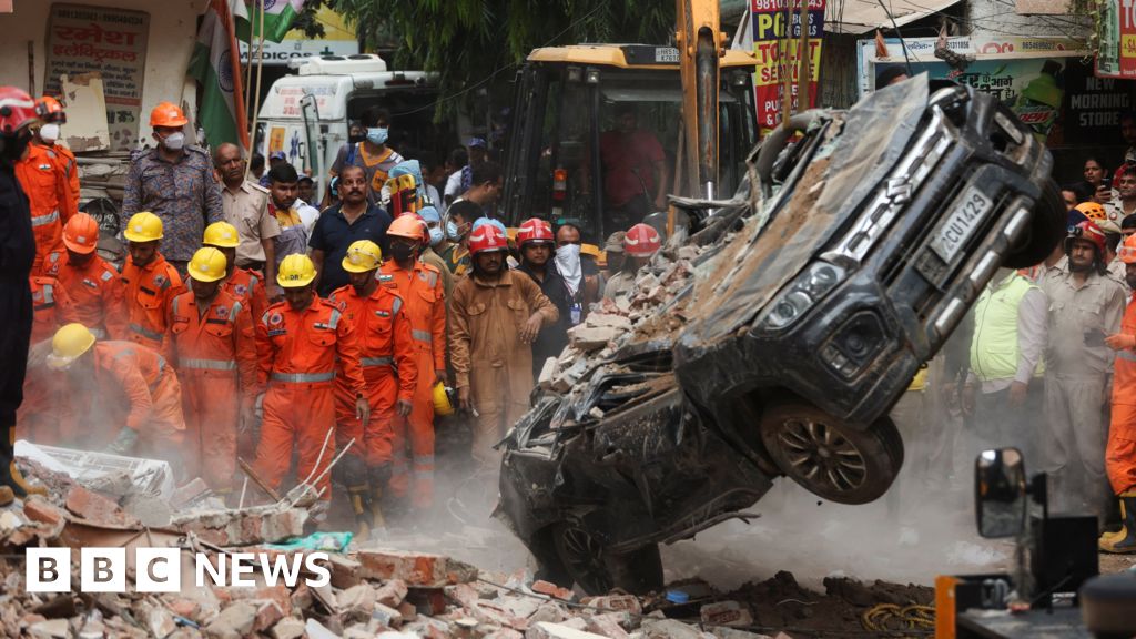 Dozens feared trapped in collapsed building in DelhiAs many as 50 people are thought to have been inside the five-storey hostel when it came down.41 mins agoAsia Dozens feared trapped in collapsed building in DelhiAs many as 50 people are thought to have been inside the five-storey hostel when it came down.41 mins agoAsia