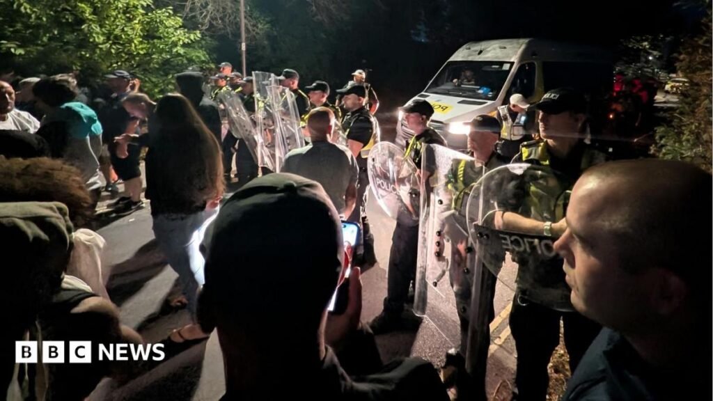 LIVEUK condemns 'thuggish' behaviour after second small boats protest of weekendHundreds of protesters blocked roads in Portsmouth last night, after 140 migrants arrived via a dinghy. It comes after a similar protest in Dover on Saturday.