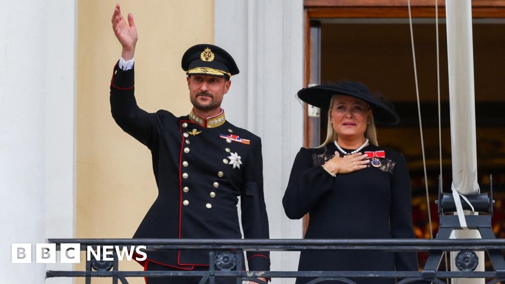 Watch: Norway bids farewell to King HaraldTens of thousands of people lined the streets to pay their respects after 13 days of national mourning.1 hr agoEurope Watch: Norway bids farewell to King HaraldTens of thousands of people lined the streets to pay their respects after 13 days of national mourning.1 hr agoEurope