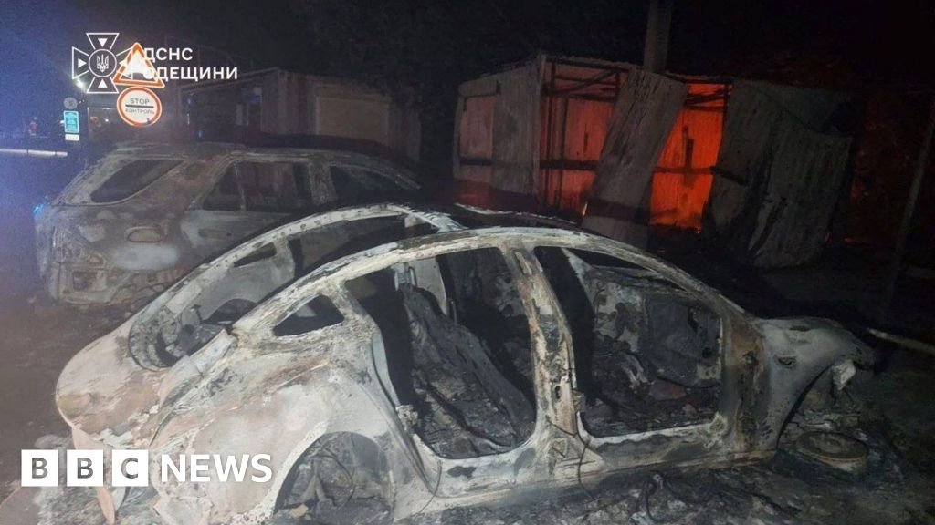 Two die at Moldovan border as Russia-Ukraine drone war ragesThree deaths are reported in Ukraine and four in Russia as both sides launch new drone strikes. 3 hrs agoEurope Two die at Moldovan border as Russia-Ukraine drone war ragesThree deaths are reported in Ukraine and four in Russia as both sides launch new drone strikes. 3 hrs agoEurope