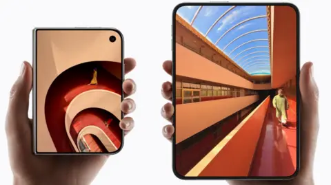 Apple/courtesy The folding iPhone