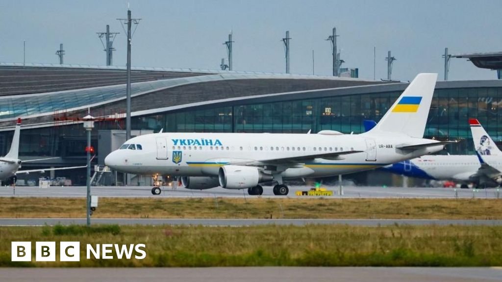 Russian drone incursion delays Zelensky flightThe unmanned aircraft entered Moldovan airspace on Tuesday afternoon as the plane was on the runway.4 hrs agoEurope Russian drone incursion delays Zelensky flightThe unmanned aircraft entered Moldovan airspace on Tuesday afternoon as the plane was on the runway.4 hrs agoEurope