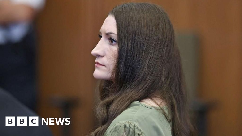 Lindsay Clancy holdout juror says he had no doubt she deliberately killed her childrenIt is the first time the juror, who refused to side with the others and acquit Clancy, has spoken publicly about his decision.6 hrs agoUS & Canada Lindsay Clancy holdout juror says he had no doubt she deliberately killed her childrenIt is the first time the juror, who refused to side with the others and acquit Clancy, has spoken publicly about his decision.6 hrs agoUS & Canada