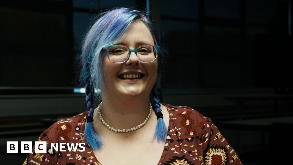 'Gaming pays me double what I earned as a teacher'Jarvs Tasker from Exeter, UK, says it would have taken her 20 years as a teacher to make what she earns now.9 hrs agoSuffolk 'Gaming pays me double what I earned as a teacher'Jarvs Tasker from Exeter, UK, says it would have taken her 20 years as a teacher to make what she earns now.9 hrs agoSuffolk