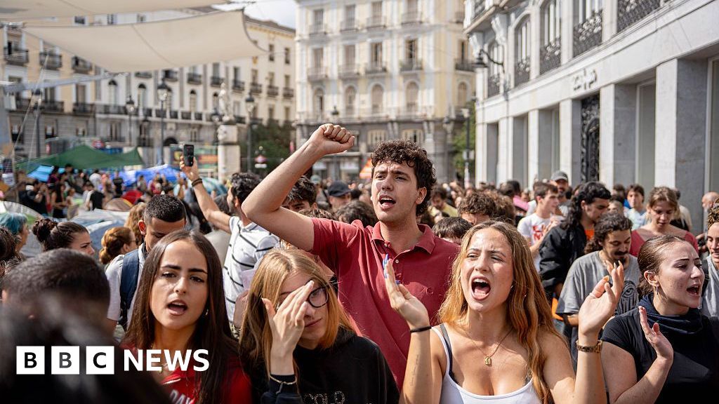 Spain announces ban on evictions after protests over 87-year-old woman's removal from flatThe ban is part of a number of proposals that must be approved in parliament within 30 days.3 hrs agoEurope Spain announces ban on evictions after protests over 87-year-old woman's removal from flatThe ban is part of a number of proposals that must be approved in parliament within 30 days.3 hrs agoEurope