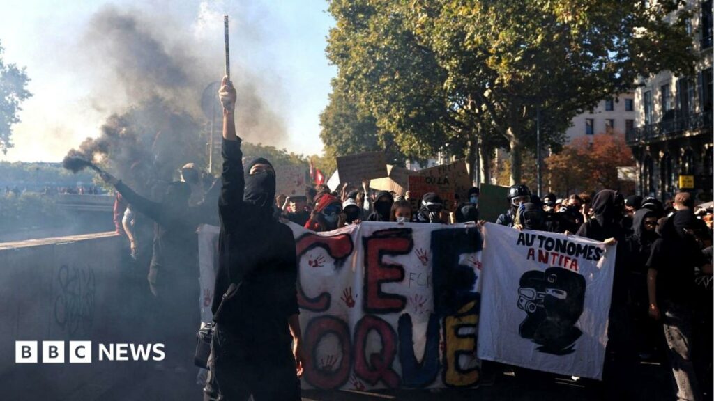 LIVE'We want to be heard, not teargassed': Students joined by parents and unions in mass French protestsStudents have blockaded hundreds of schools in the past week, with 215 students and 715 police officers injured, the government says.