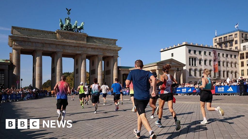 Chinese runner dropped by sponsor after riding bike during marathonSun Yuanyuan was seemingly pictured on the back of another person's bike during part of the Berlin Marathon.3 hrs agoTechnology Chinese runner dropped by sponsor after riding bike during marathonSun Yuanyuan was seemingly pictured on the back of another person's bike during part of the Berlin Marathon.3 hrs agoTechnology