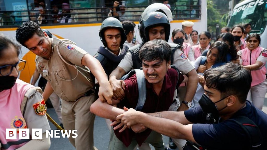'Cockroach' group leaders among hundreds detained in Delhi protestThe group – who are not registered as a political party in India – want electoral reforms ahead of crucial state elections.3 hrs agoIndia 'Cockroach' group leaders among hundreds detained in Delhi protestThe group - who are not registered as a political party in India - want electoral reforms ahead of crucial state elections.3 hrs agoIndia