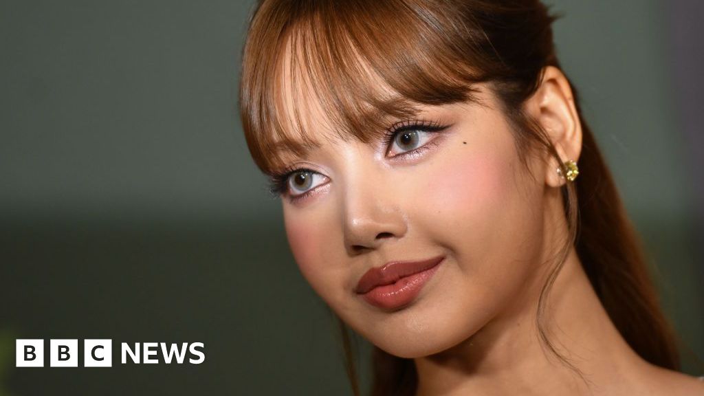 Inside the room: What it was like to be with Blackpink's Lisa as race scandal eruptedFilm-maker Sue Kim talks about having unprecedented access to K-Pop idol Lisa Manobal at her most candid.9 mins agoCulture Inside the room: What it was like to be with Blackpink's Lisa as race scandal eruptedFilm-maker Sue Kim talks about having unprecedented access to K-Pop idol Lisa Manobal at her most candid.9 mins agoCulture