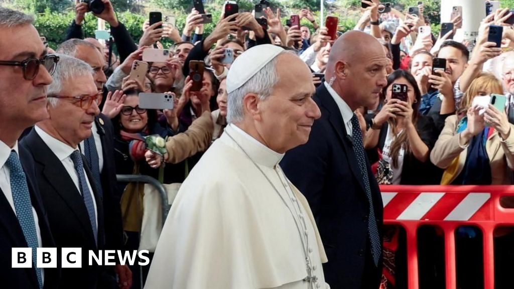 Pope admitted to hospital for surgery to remove lump on his lungPope Leo has said the growth is "contained" and had been found "at a very early stage".1 hr agoEurope Pope admitted to hospital for surgery to remove lump on his lungPope Leo has said the growth is "contained" and had been found "at a very early stage".1 hr agoEurope