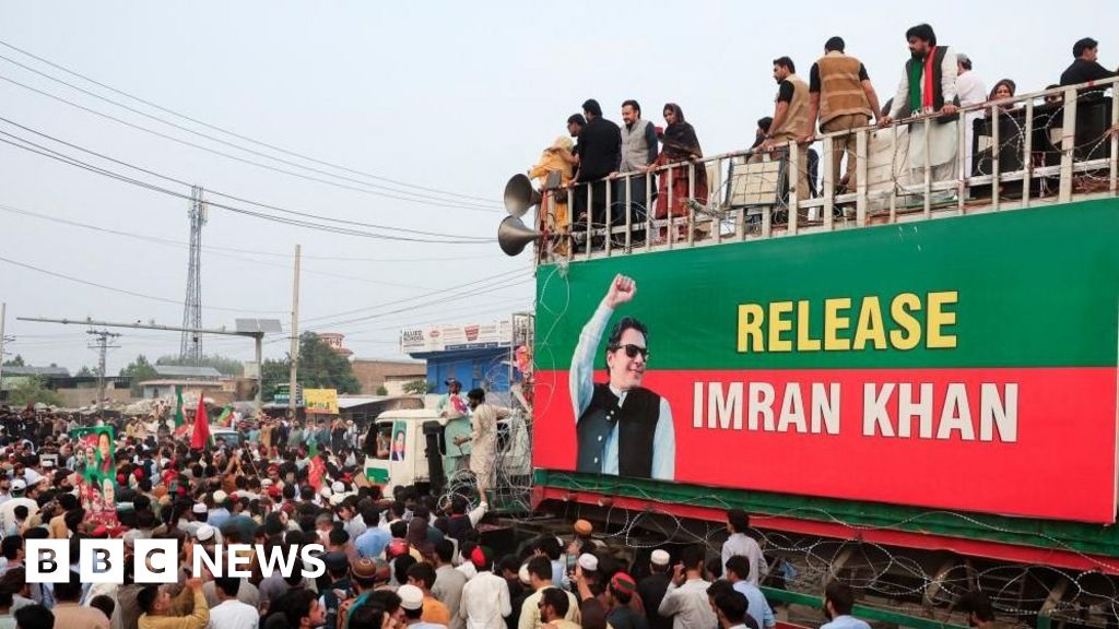 Pakistan has locked down Imran Khan's stronghold – but it could backfireSome fear the government's standoff with the former PM's supporters could bring more instability, not less.43 mins agoAsia Pakistan has locked down Imran Khan's stronghold - but it could backfireSome fear the government's standoff with the former PM's supporters could bring more instability, not less.43 mins agoAsia